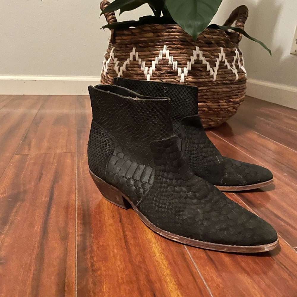 BIBA Italian boots. Snakeskin ankle boots western style + 2” solid wood heel